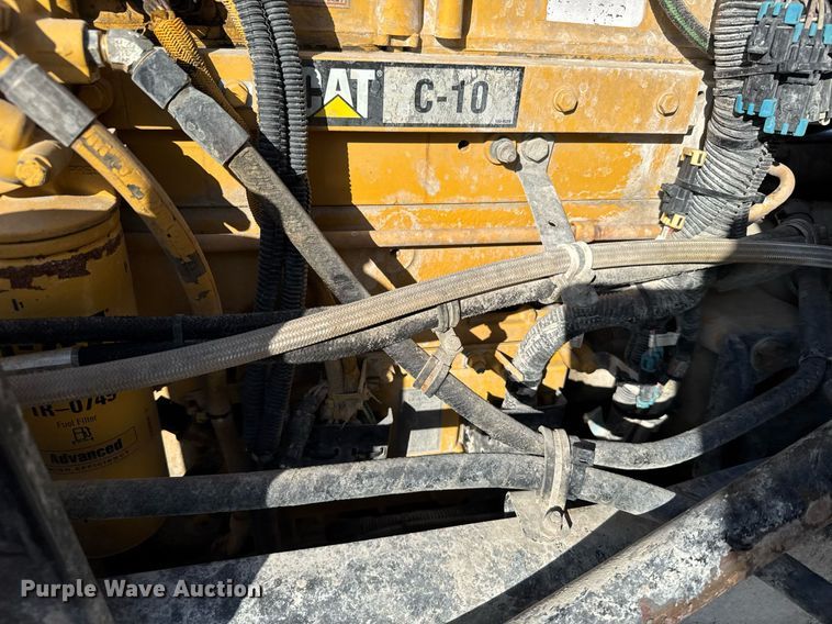 image for item EG6319 2001 Kenworth T800 ready mix truck