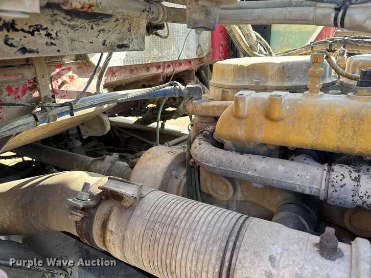 image for item EG6319 2001 Kenworth T800 ready mix truck