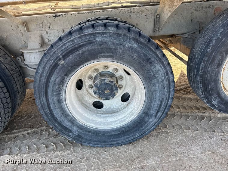 image for item EG6319 2001 Kenworth T800 ready mix truck