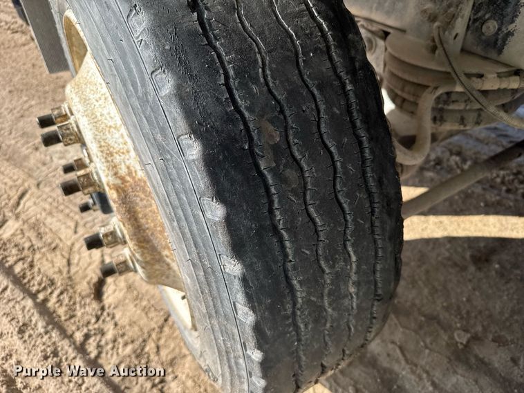 image for item EG6319 2001 Kenworth T800 ready mix truck