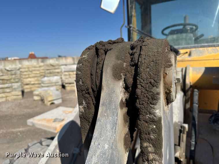 image for item EG6321 1996 Volvo L70C wheel loader