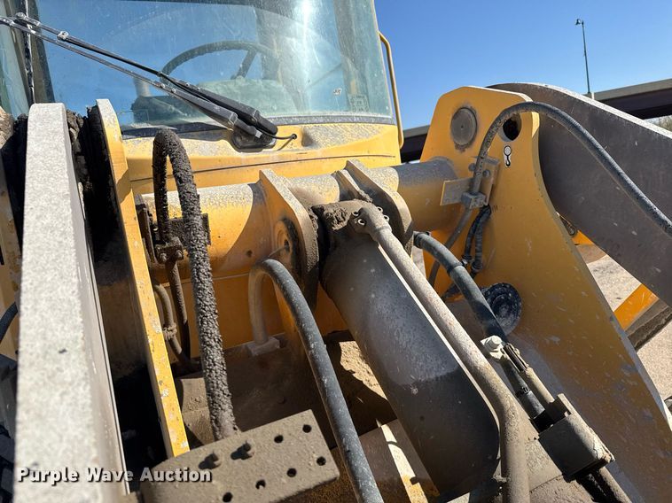 image for item EG6321 1996 Volvo L70C wheel loader