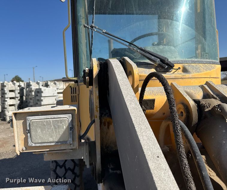 image for item EG6321 1996 Volvo L70C wheel loader