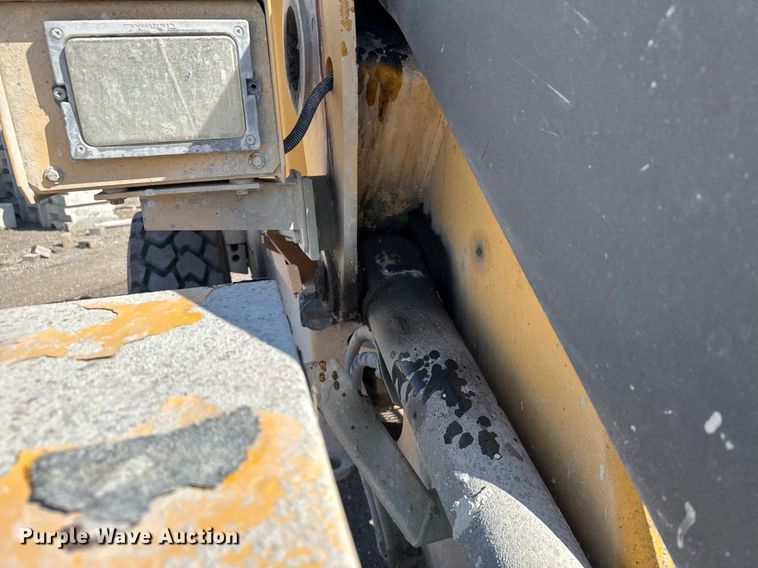 image for item EG6321 1996 Volvo L70C wheel loader