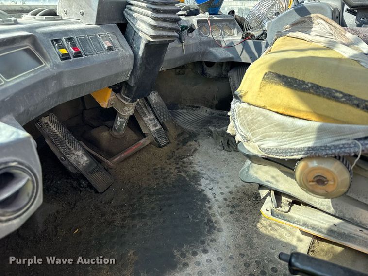 image for item EG6321 1996 Volvo L70C wheel loader