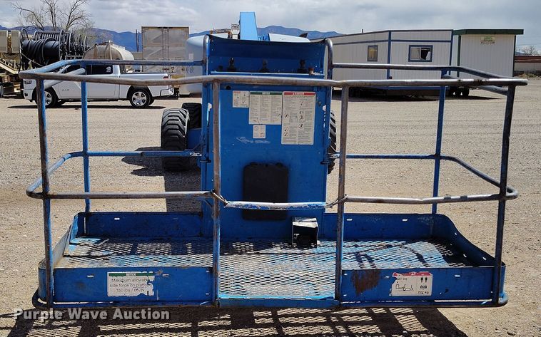 image for item EH0222 2007 Genie S-60  boom lift