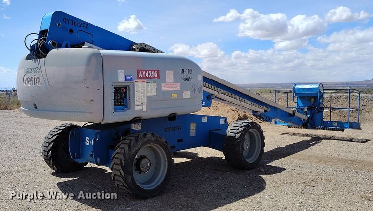 image for item EH0222 2007 Genie S-60  boom lift