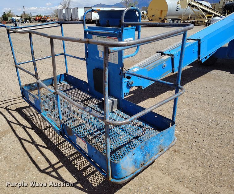 image for item EH0222 2007 Genie S-60  boom lift