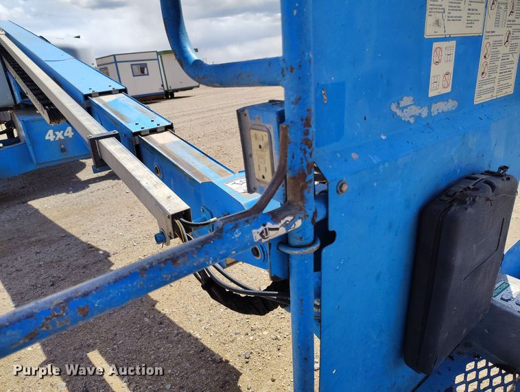 image for item EH0222 2007 Genie S-60  boom lift