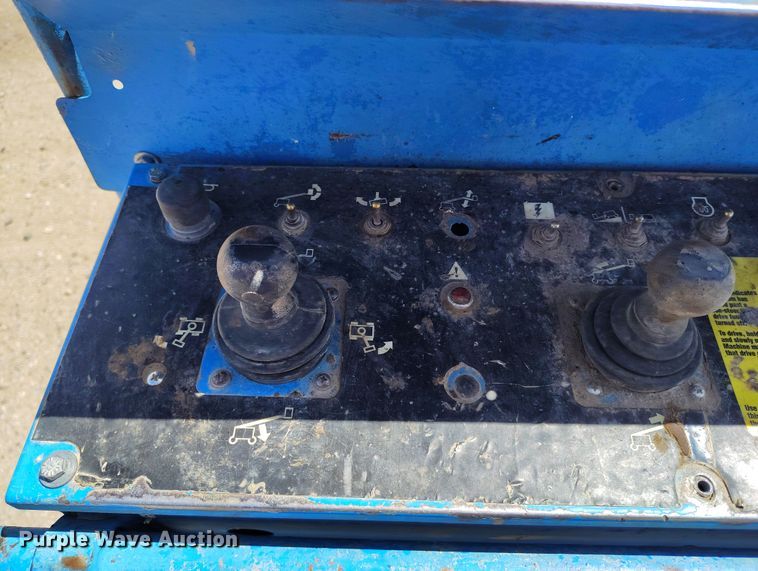 image for item EH0222 2007 Genie S-60  boom lift