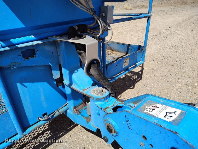 image for item EH0222 2007 Genie S-60  boom lift