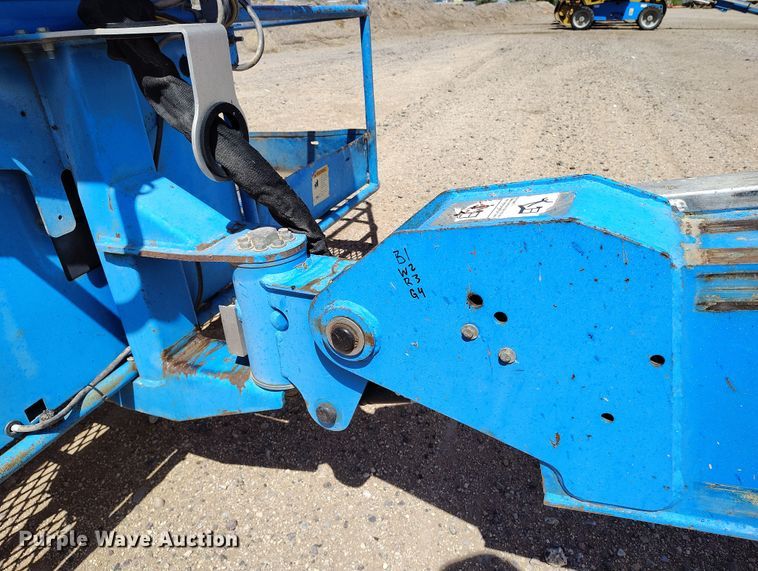 image for item EH0222 2007 Genie S-60  boom lift