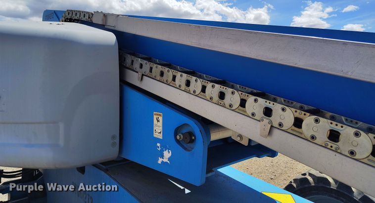 image for item EH0222 2007 Genie S-60  boom lift