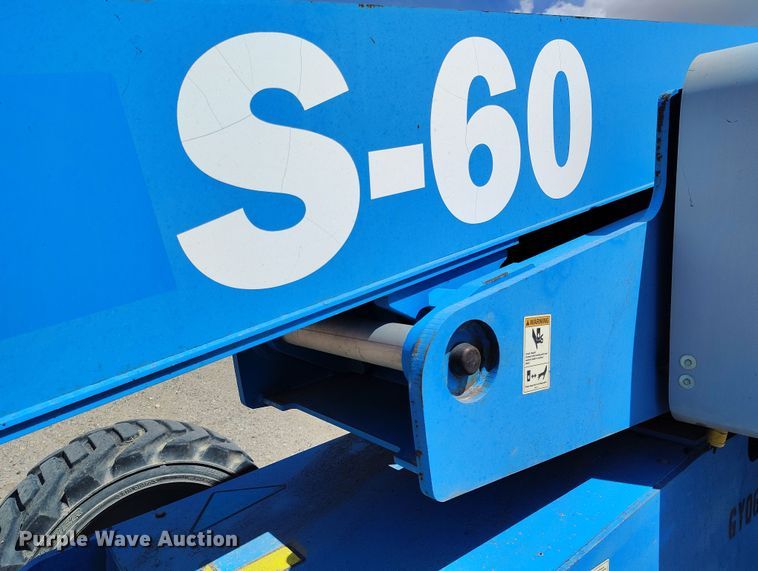 image for item EH0222 2007 Genie S-60  boom lift