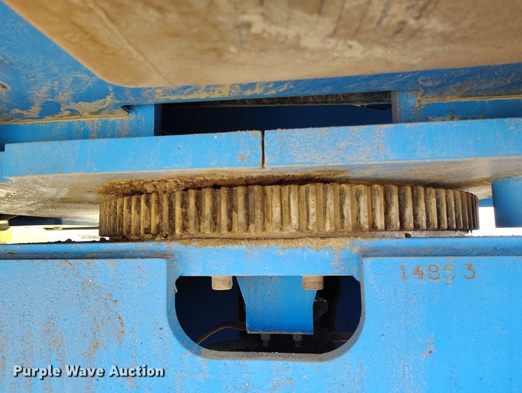 image for item EH0222 2007 Genie S-60  boom lift