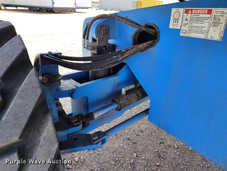 image for item EH0222 2007 Genie S-60  boom lift