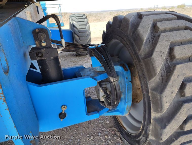 image for item EH0222 2007 Genie S-60  boom lift