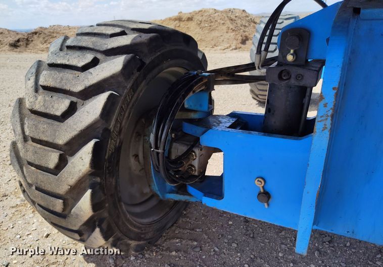 image for item EH0222 2007 Genie S-60  boom lift