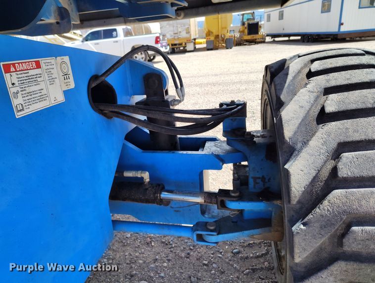 image for item EH0222 2007 Genie S-60  boom lift