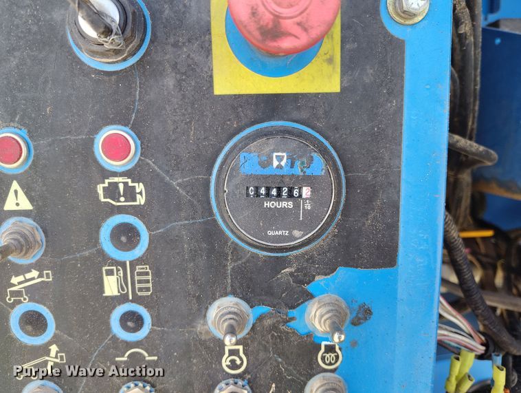 image for item EH0222 2007 Genie S-60  boom lift