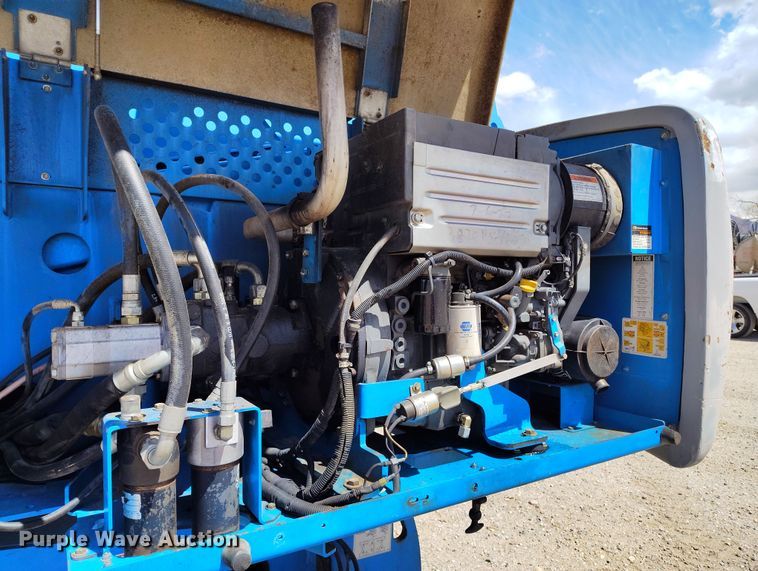 image for item EH0222 2007 Genie S-60  boom lift