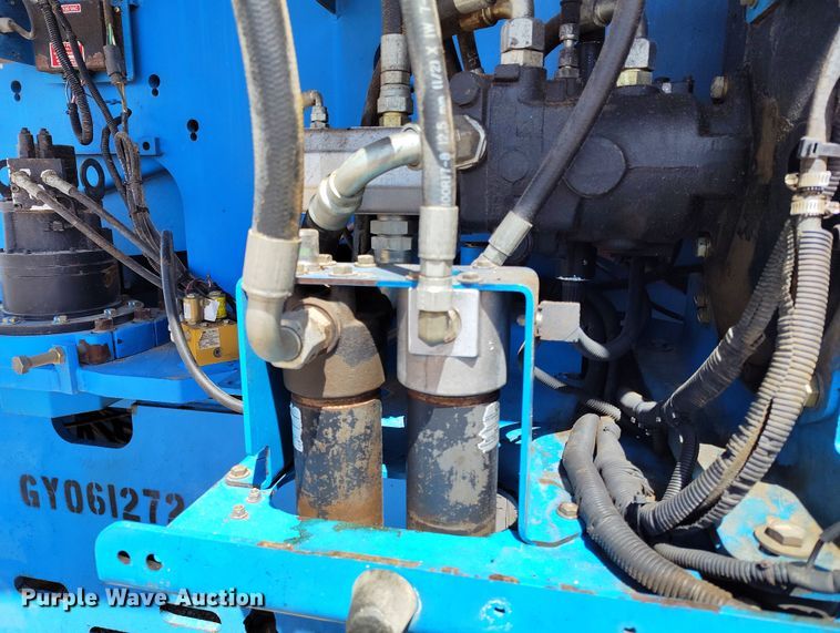 image for item EH0222 2007 Genie S-60  boom lift