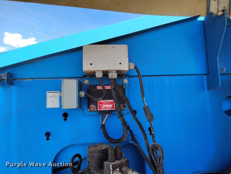 image for item EH0222 2007 Genie S-60  boom lift