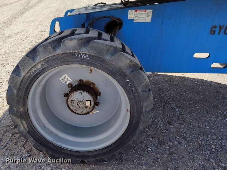 image for item EH0222 2007 Genie S-60  boom lift