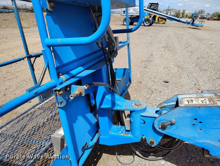 image for item EH0223 2005 Genie S-60 boom lift