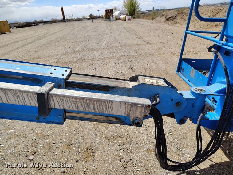 image for item EH0223 2005 Genie S-60 boom lift