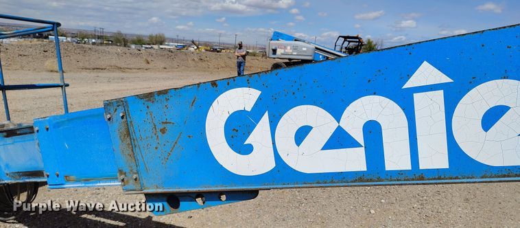 image for item EH0223 2005 Genie S-60 boom lift
