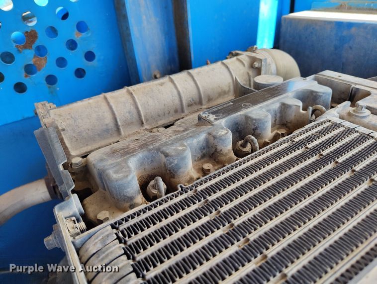 image for item EH0223 2005 Genie S-60 boom lift