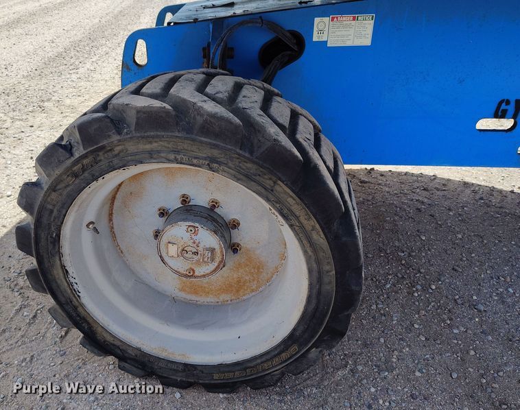 image for item EH0223 2005 Genie S-60 boom lift