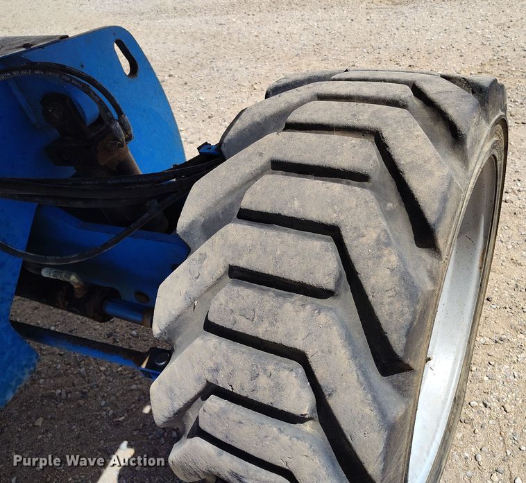 image for item EH0223 2005 Genie S-60 boom lift