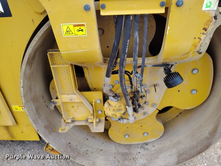 image for item EH0224 2021 Caterpillar CB16 double drum vibratory roller