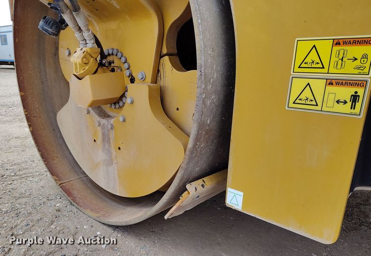 image for item EH0224 2021 Caterpillar CB16 double drum vibratory roller