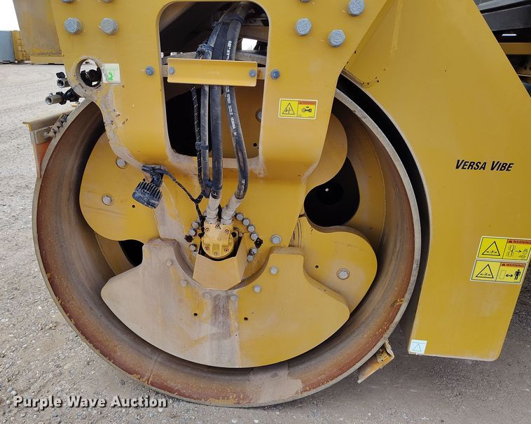 image for item EH0224 2021 Caterpillar CB16 double drum vibratory roller