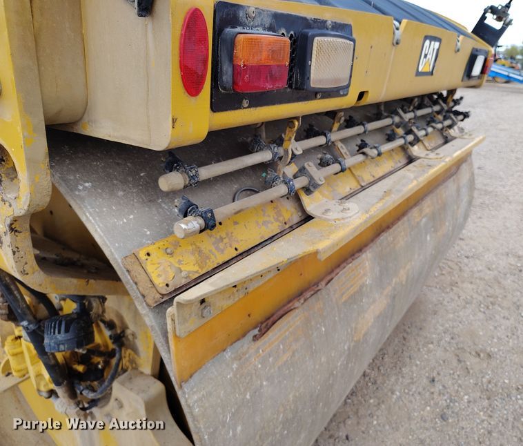 image for item EH0224 2021 Caterpillar CB16 double drum vibratory roller