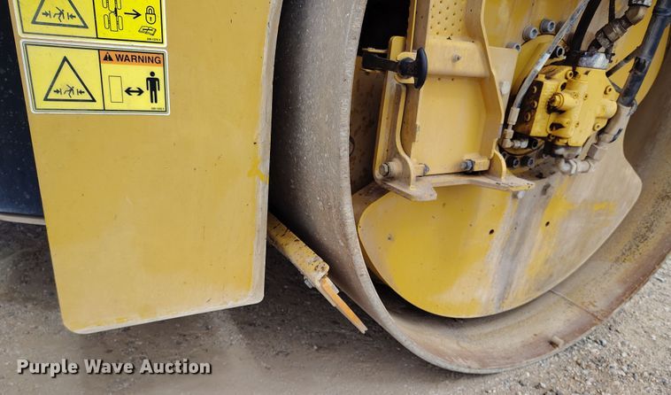 image for item EH0224 2021 Caterpillar CB16 double drum vibratory roller