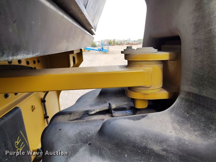 image for item EH0224 2021 Caterpillar CB16 double drum vibratory roller