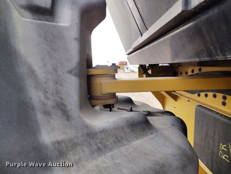 image for item EH0224 2021 Caterpillar CB16 double drum vibratory roller