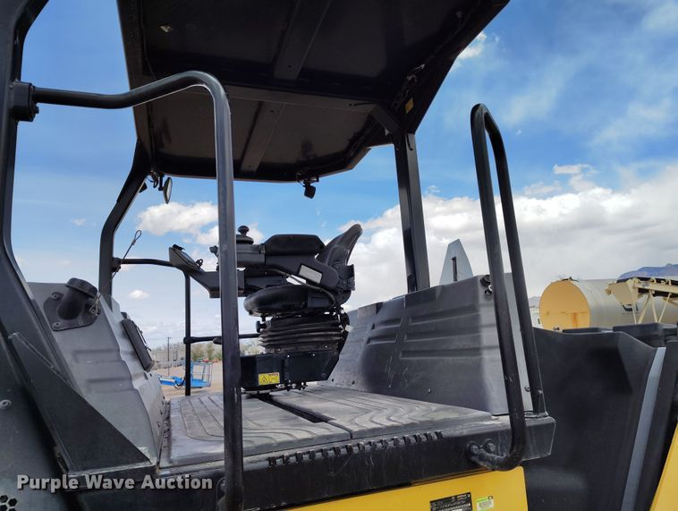 image for item EH0224 2021 Caterpillar CB16 double drum vibratory roller