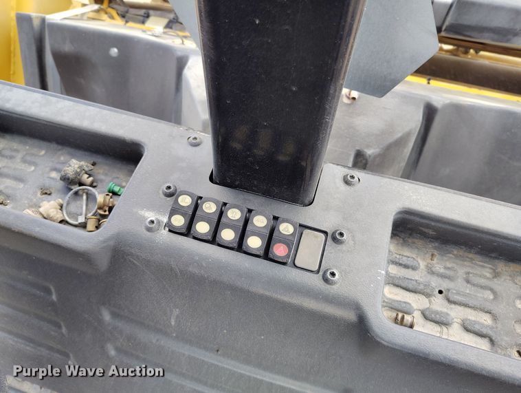 image for item EH0224 2021 Caterpillar CB16 double drum vibratory roller