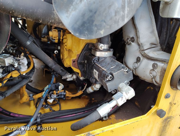 image for item EH0224 2021 Caterpillar CB16 double drum vibratory roller