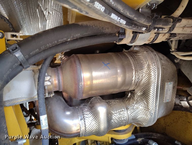 image for item EH0224 2021 Caterpillar CB16 double drum vibratory roller