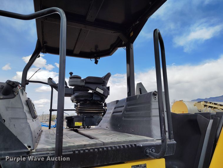 image for item EH0225 2021 Caterpillar CB16 double drum vibratory roller