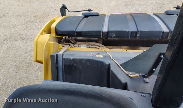 image for item EH0225 2021 Caterpillar CB16 double drum vibratory roller