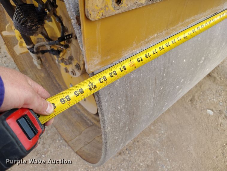 image for item EH0225 2021 Caterpillar CB16 double drum vibratory roller