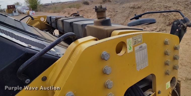 image for item EH0225 2021 Caterpillar CB16 double drum vibratory roller