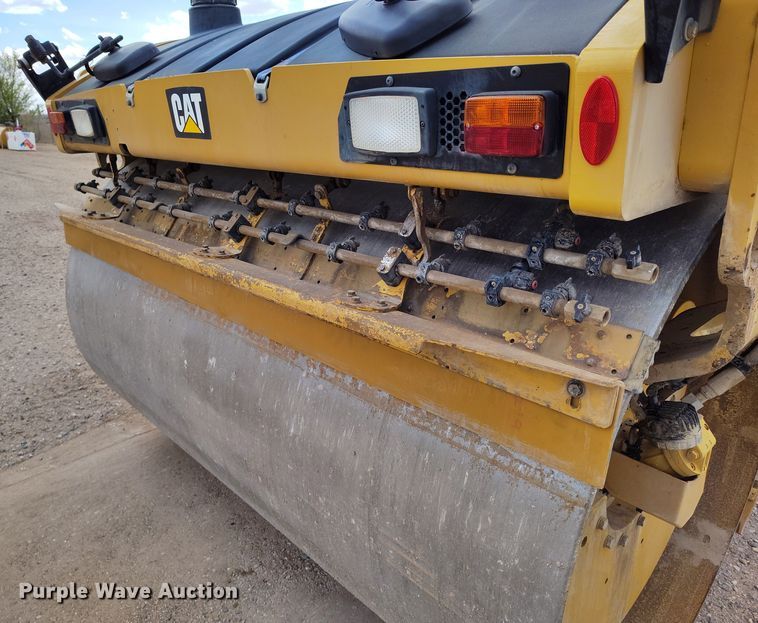 image for item EH0225 2021 Caterpillar CB16 double drum vibratory roller
